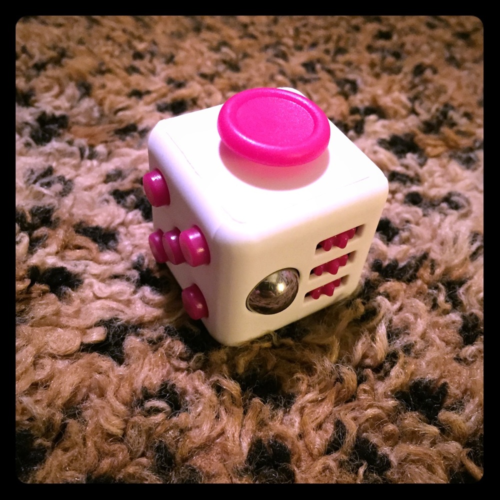White and Pink Fidget Cube NEW in Box 💕👍🏼